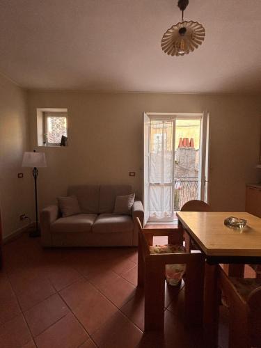 Moliterno House | L'Orologio Guest House