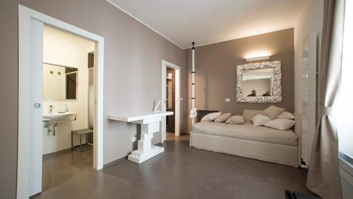 Zona Risorgimento House | L'Ottava GuestHouse