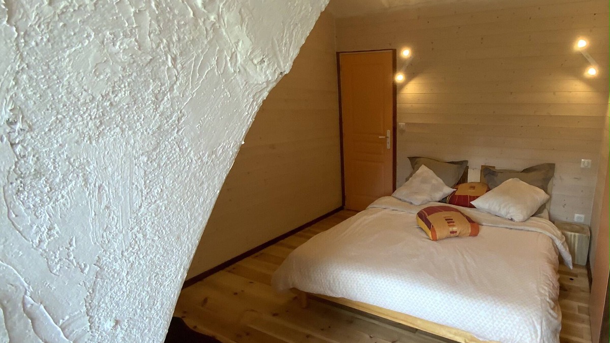 Saint-Georges-de-Levejac Bed & Breakfast | L'Oustaliere, Chambre CÉLINE, spa and sauna access