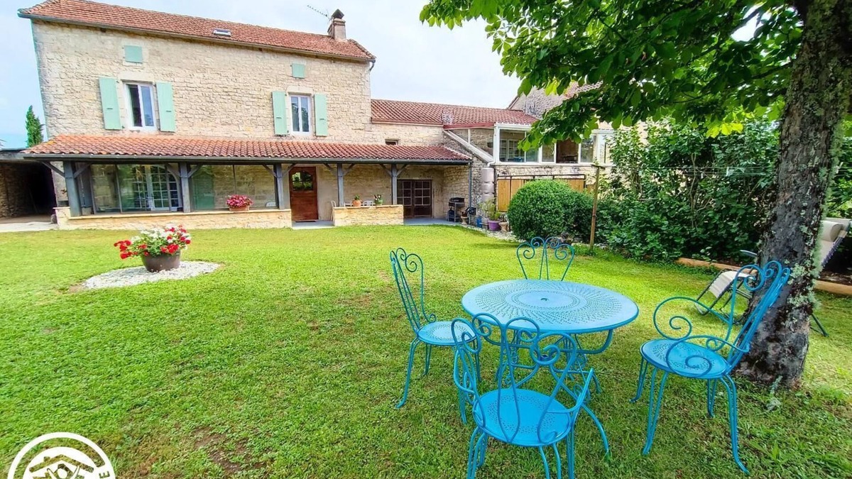 Cours House | L'Oustal de Zélie - BELLEFONT LA RAUZE