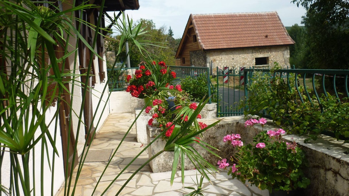 Saint-Martin-Labouval Villa | L'oustal D'emilien. Maison de Campagne, Rivière Lot au Fond du Jardin