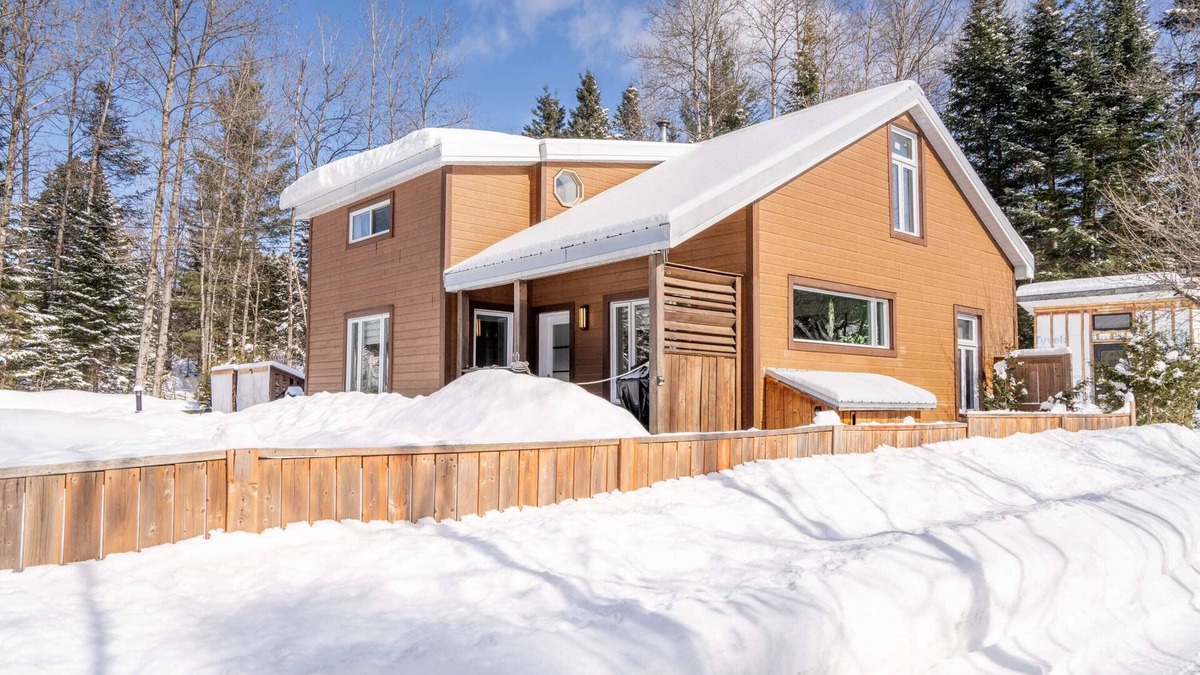 Saint-Brigitte-de-Laval House | L'Uatik | Au Coeur des Montagnes