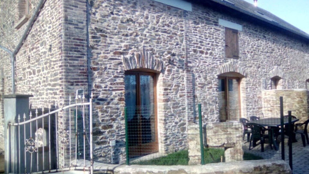 Moon-sur-Elle House | La Baconnerie farm. LA CHARETTERIE gite near the landing beaches