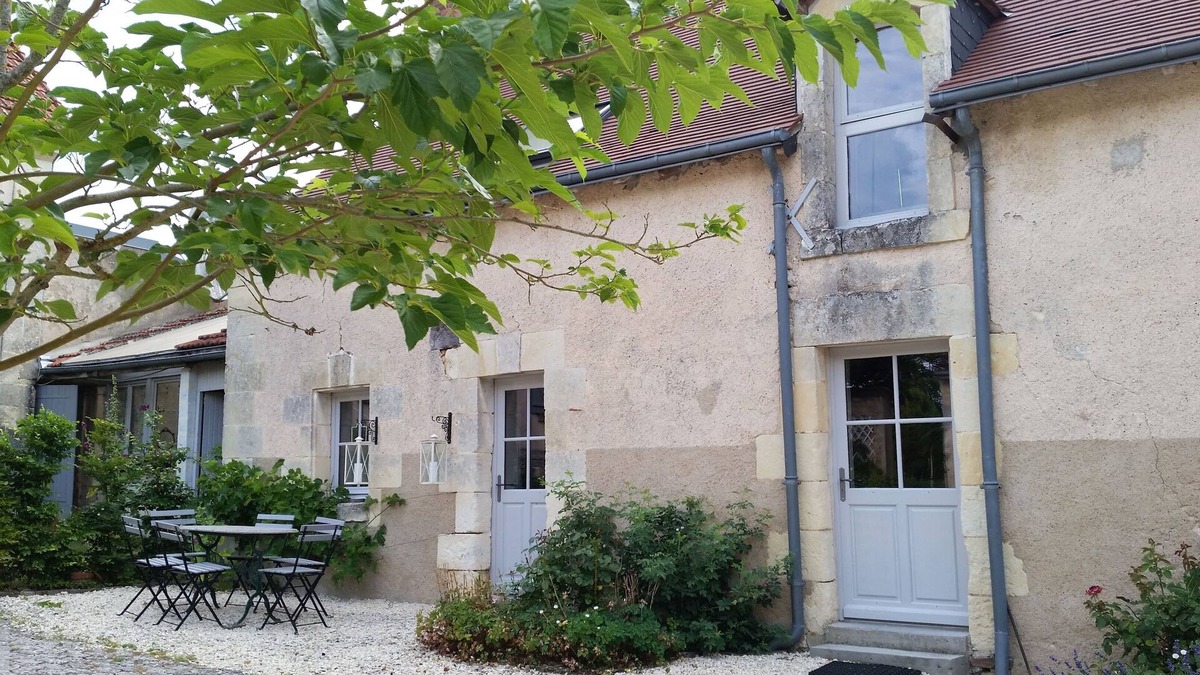Le-Petit-Pressigny House | La Barillère vacation rental 3 stars - 3 bedrooms, 6 people - swimming pool