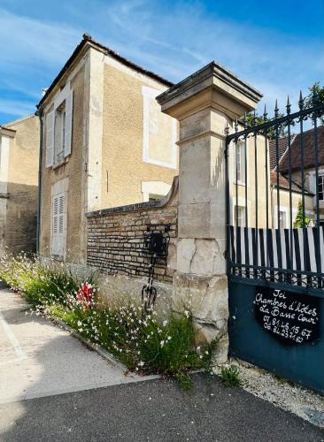 Tanlay House | La Basse Cour