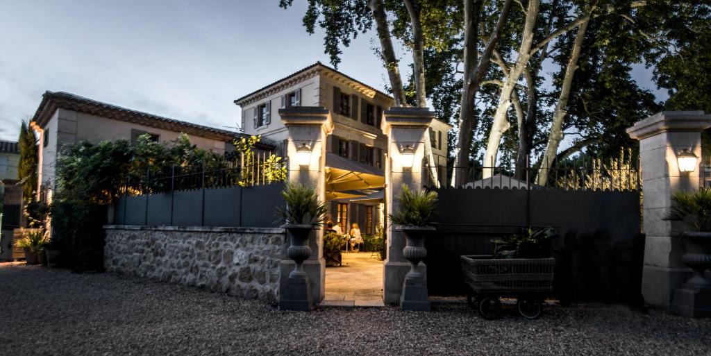 Boulbon Hotel | La Bastide de Boulbon