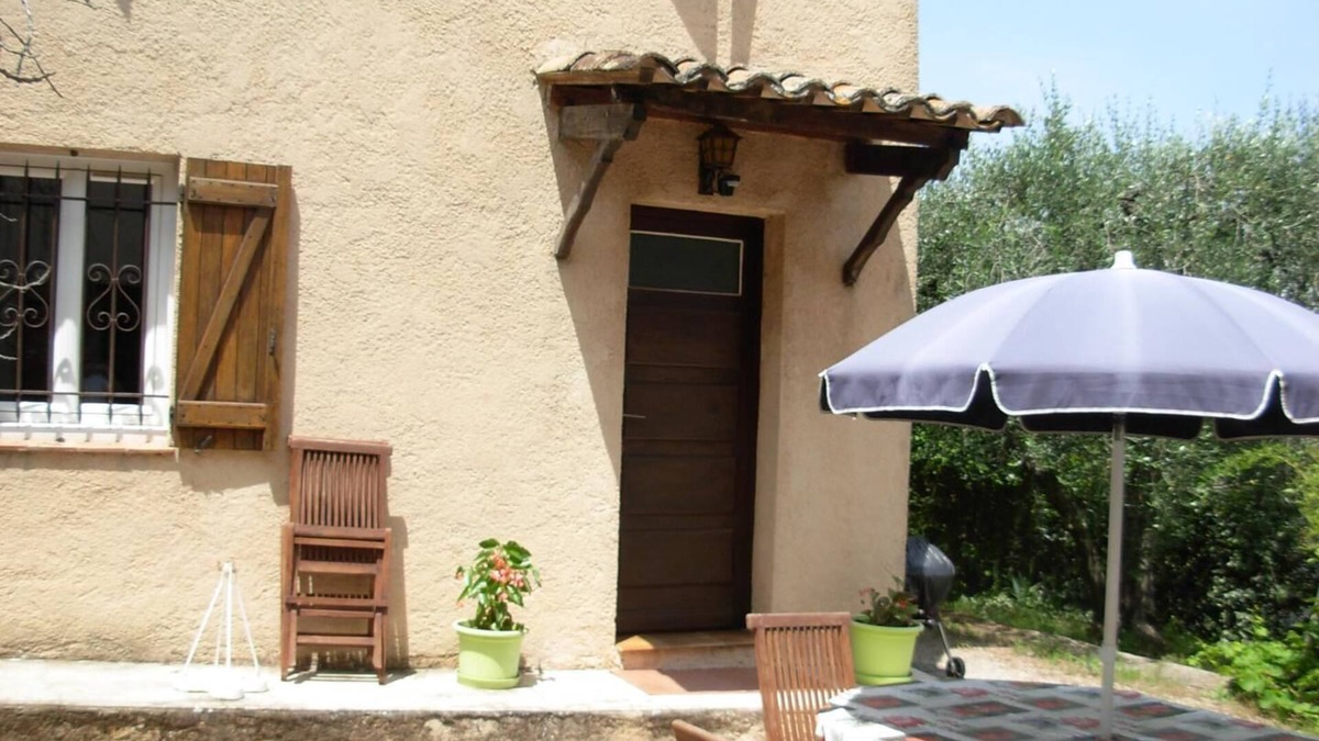 Tanneron House | LA BASTIDE DES TROIS PINS