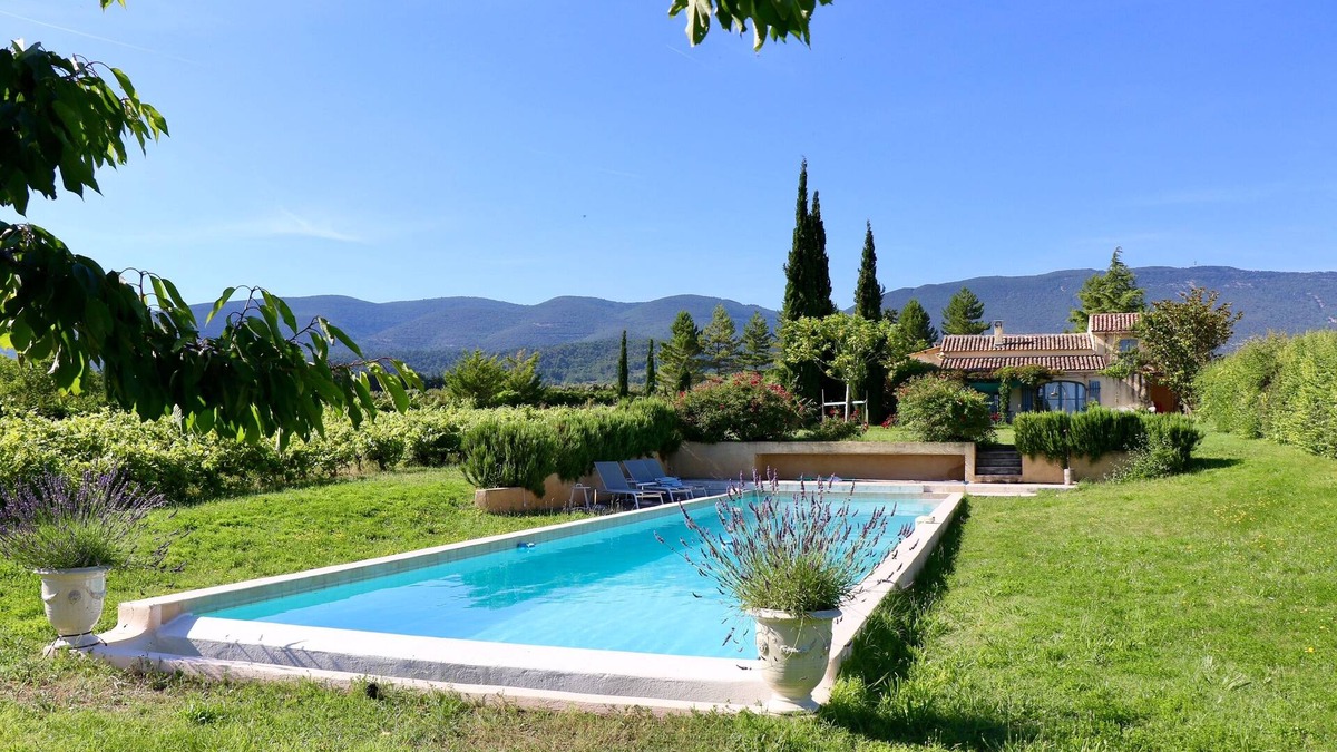 Cucuron Apartment | La Bastide des Vasses/Le loft - Romantic hideaway (3 pax maximum)