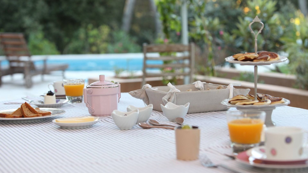 Saint-Marc-Jaumegarde Bed & Breakfast | La Bastide De L'aube Chambre d hôtes