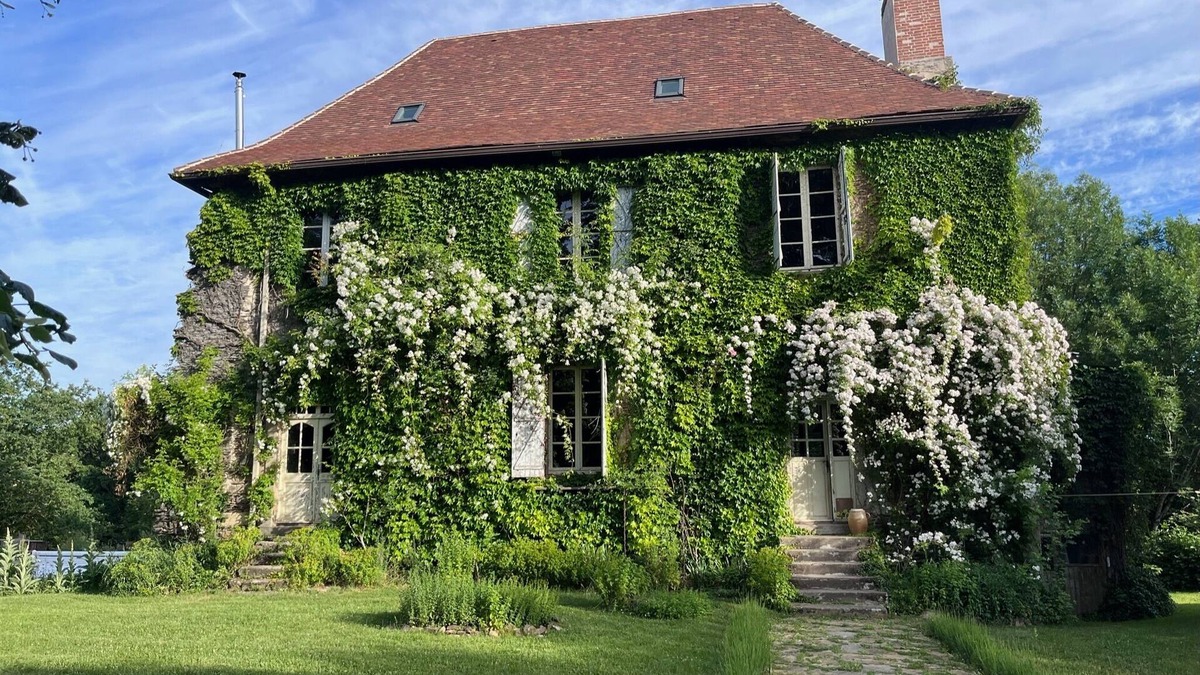 Saint-Yrieix-la-Perche House | La Bâtisse Verte - hide away in an idyllic rural retreat immersed in nature
