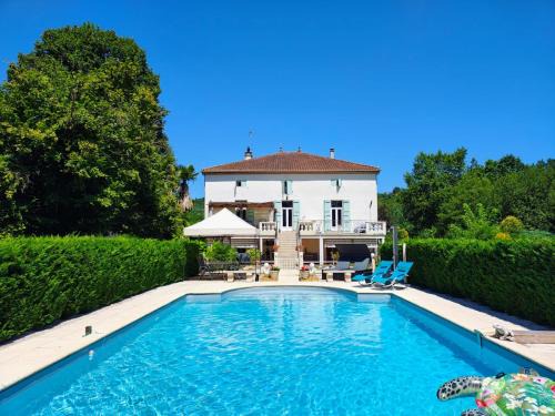 Gontaud Apartment | La Batisse