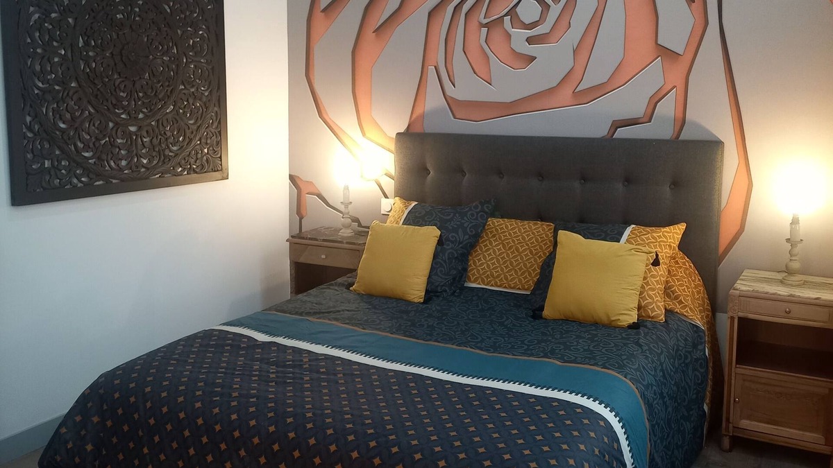 Verdun-sur-le-Doubs Apartment | La Belle Époque