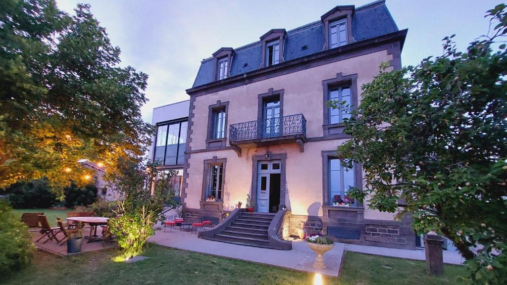 Cournon-dʼAuvergne Bed & Breakfast | La Belle Epoque & Spa - Maison d'hôtes