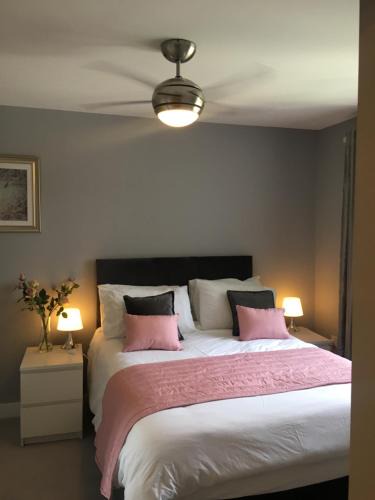 Laindon Apartment | La Belle Three bedrooms Basildon