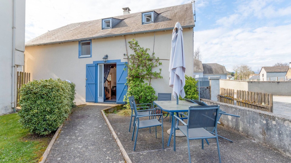 Ade Cottage | La Bergerie - Cosy House 5 Minutes from Lourdes, Private Garden, Terrace, WiFi