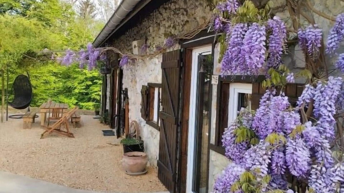 Meyrieux-Trouet House | LA BERGERIE - MEYRIEUX TROUET