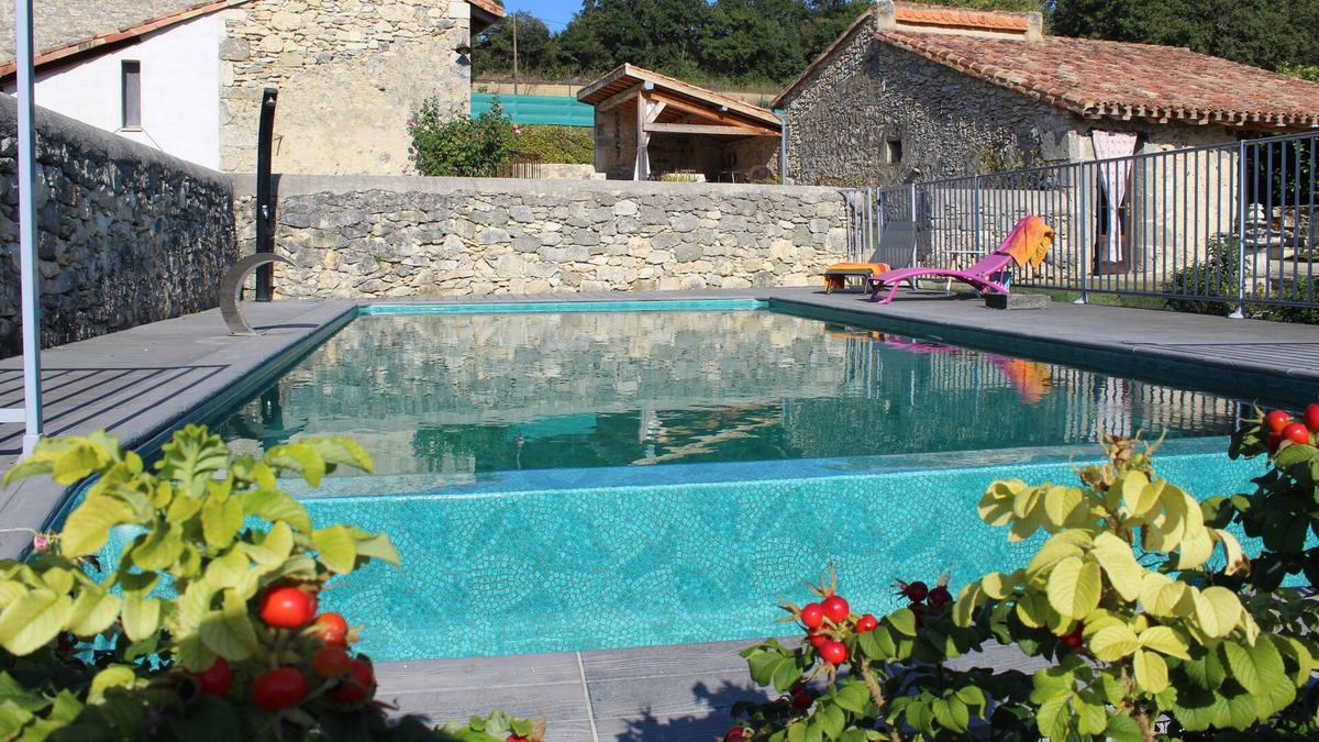 Nerac House | La Bernède, farmhouse with swimming pool