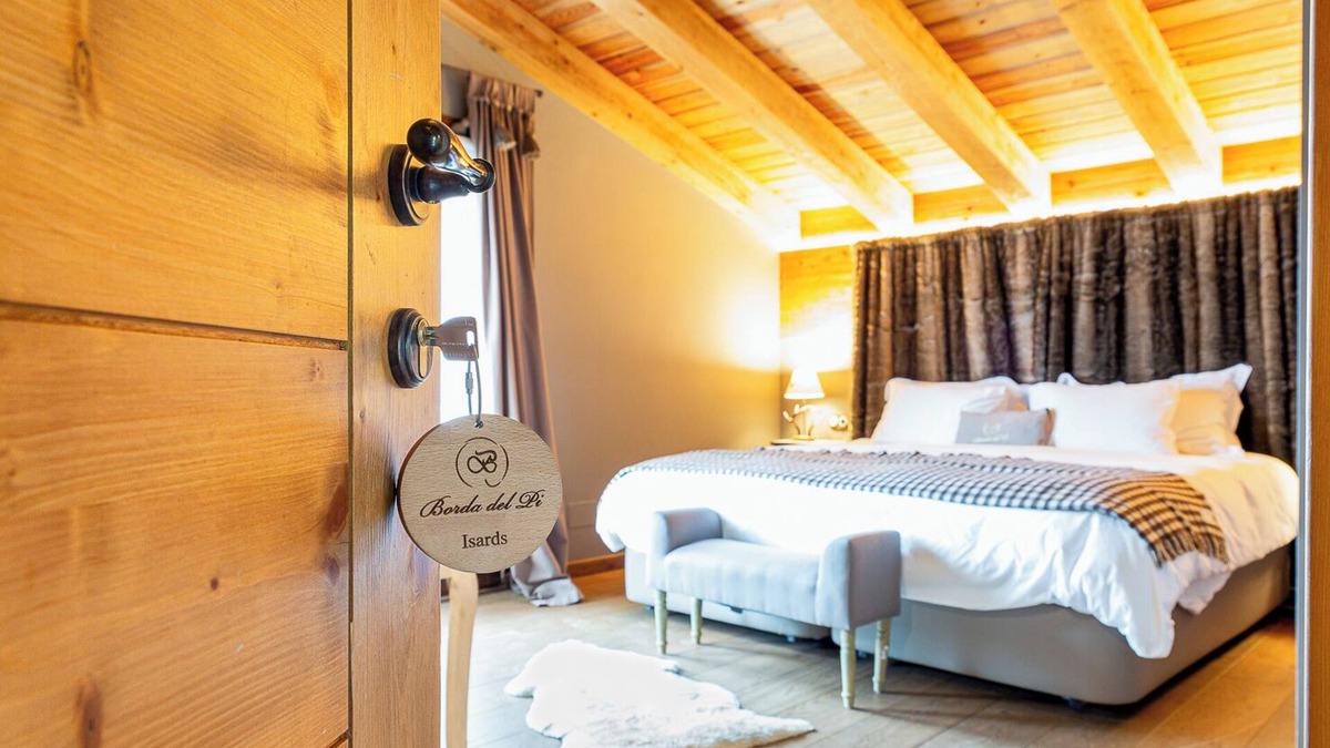 Canillo Bed & Breakfast | La Borda del Pi I Isards I Breakfast Included