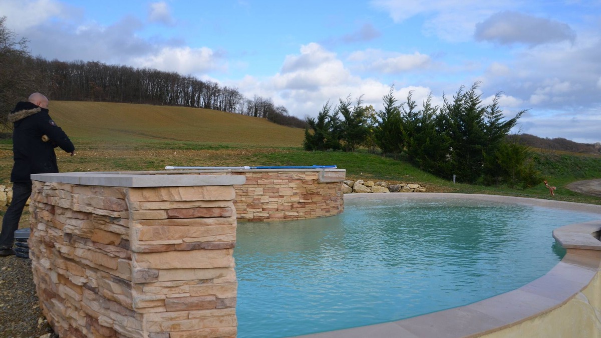 Biran House | "La Borde" Character gersoise farmhouse with superb swimming pool, jacuzzi, trampoline