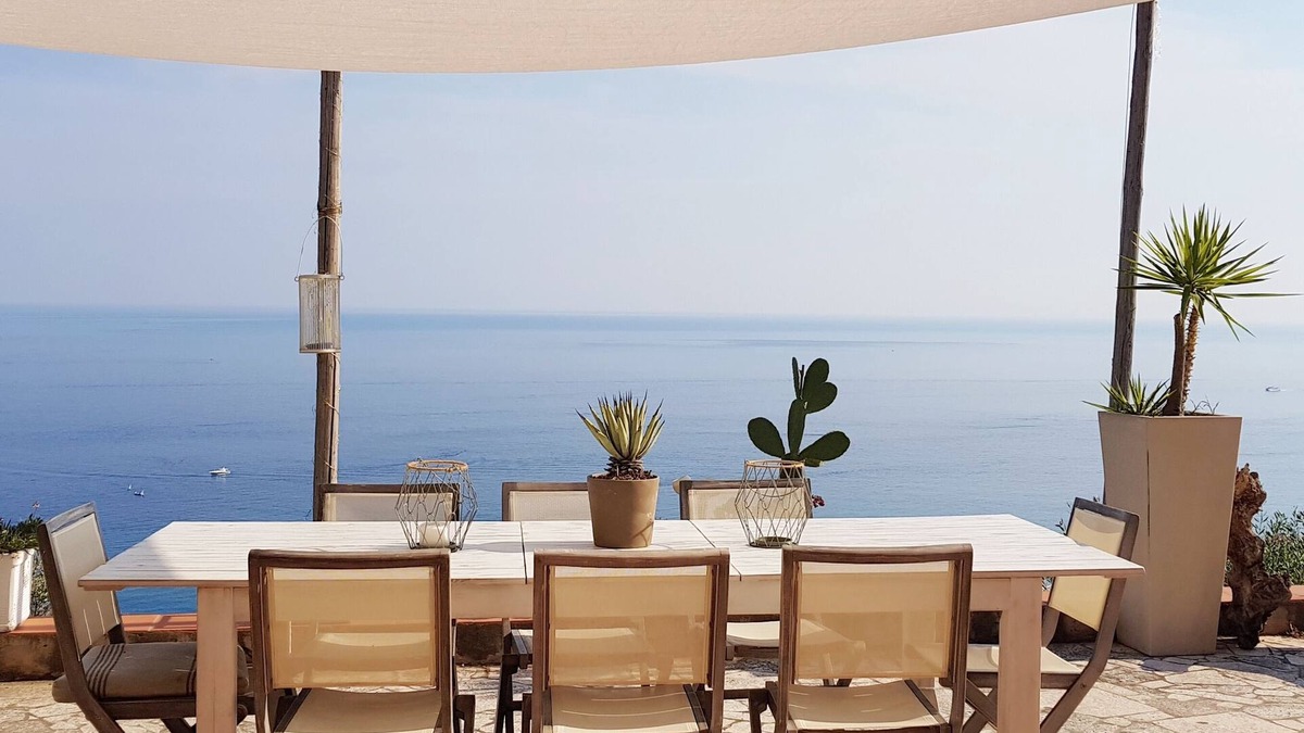 Finale Ligure Villa | La BouganVilla Charme & Relax with sea view