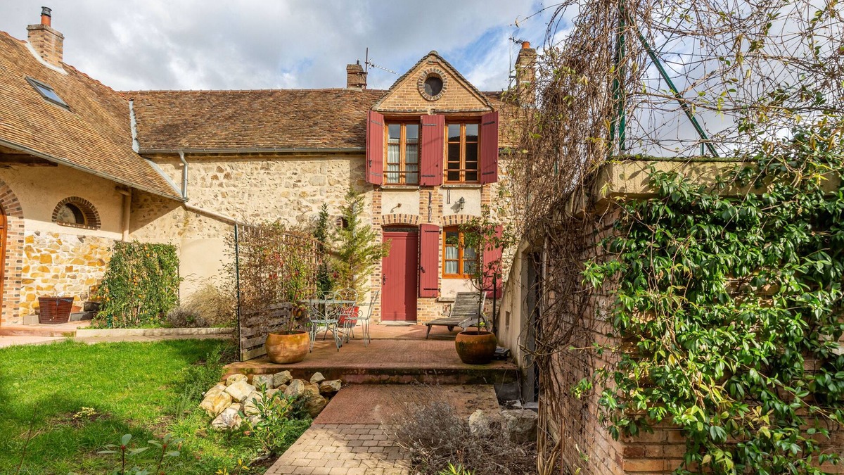 Villemanoche House | La Bourguignonne - Jolie maisonnette avec terrasse