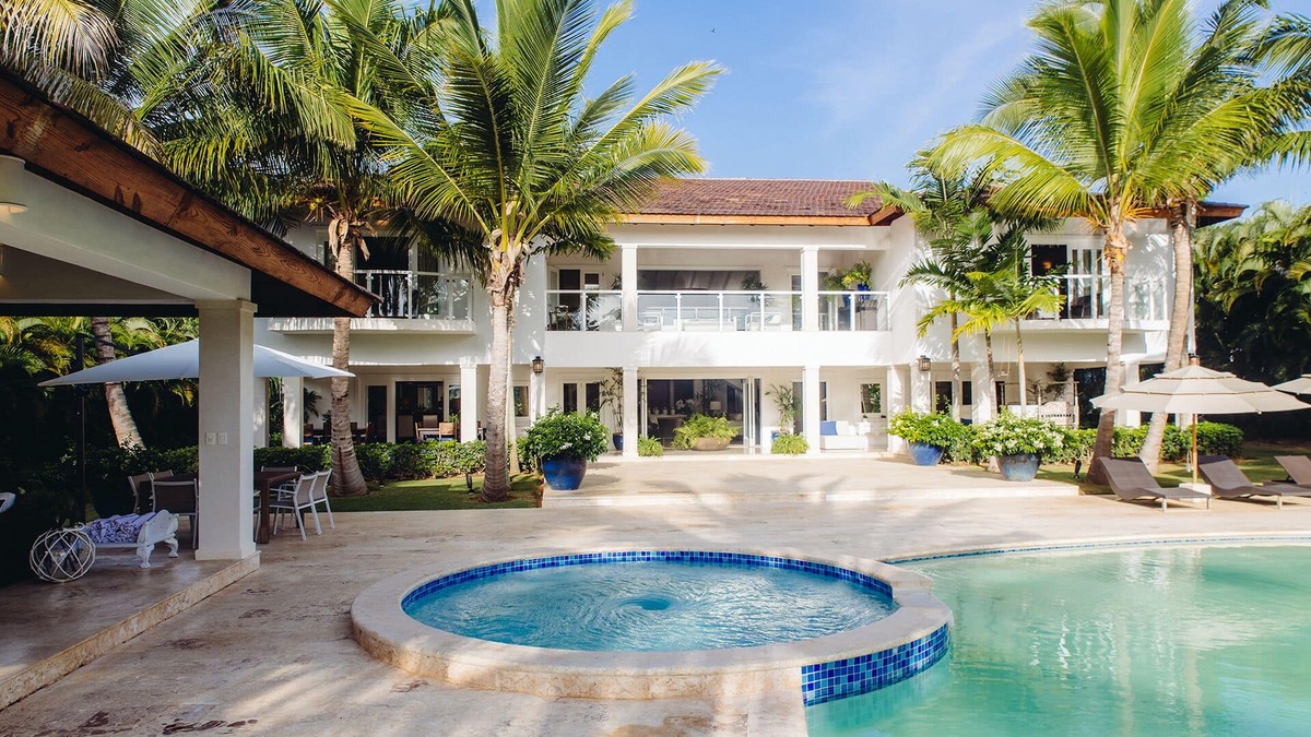 Saint-Martin-sur-le-Pre Villa | La Brisa in Casa de Campo by Personal Villas - Contemporary Design