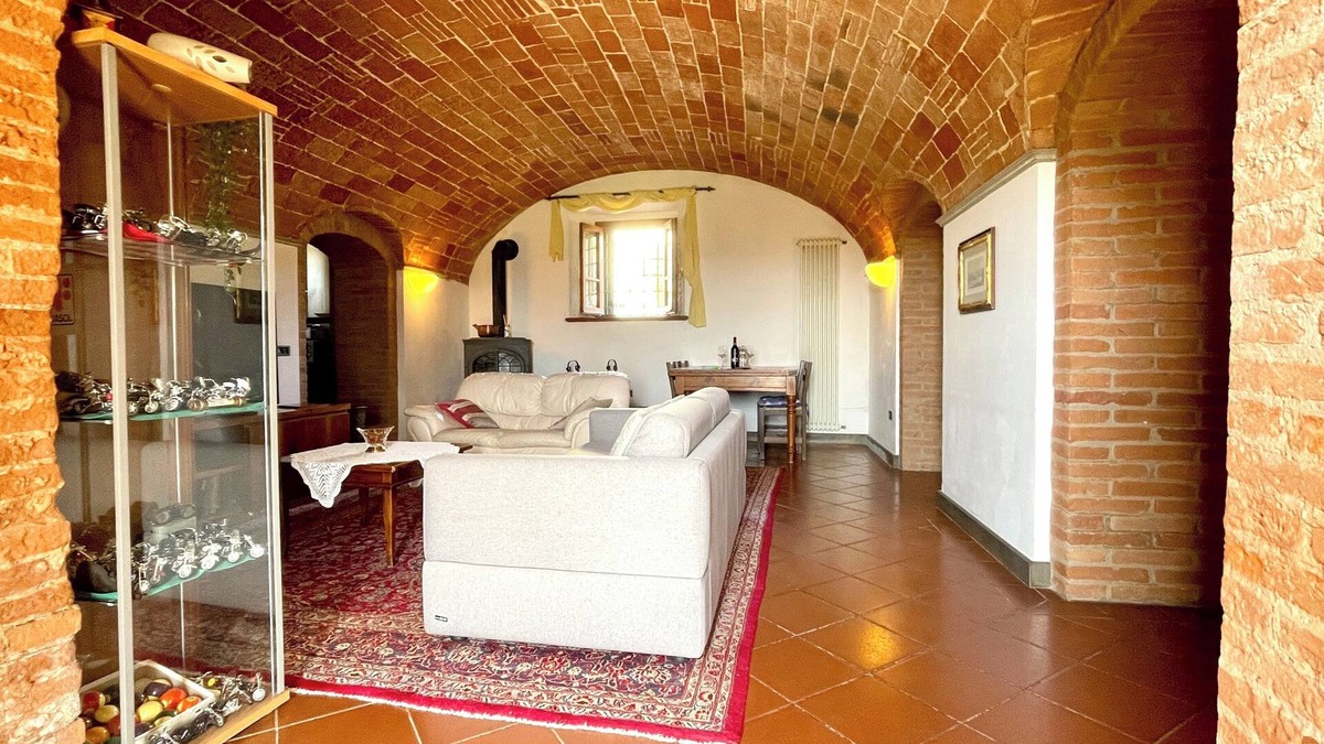 Montelupo Fiorentino Apartment | La Brucina - Holiday apartment 2 shared with pools