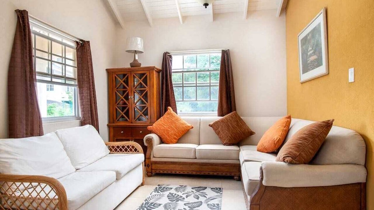 Callendar House | La Buena Vida yes The Good Life in this Three bedroom 2 bathroom bungalow