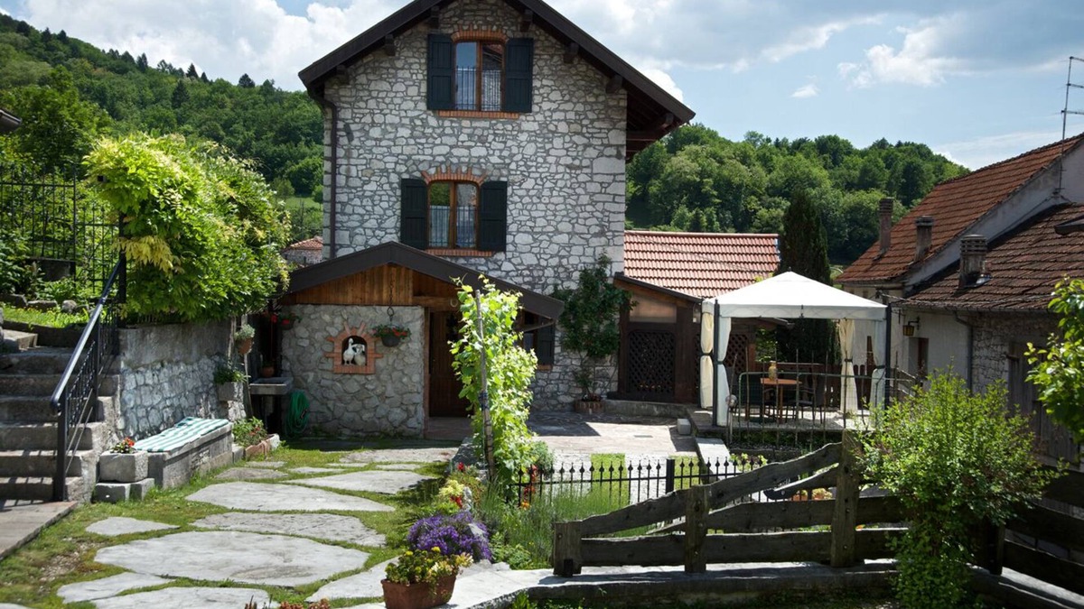 Ponte nelle Alpi House | La Casa Gingelina in the heart of the Dolomites
