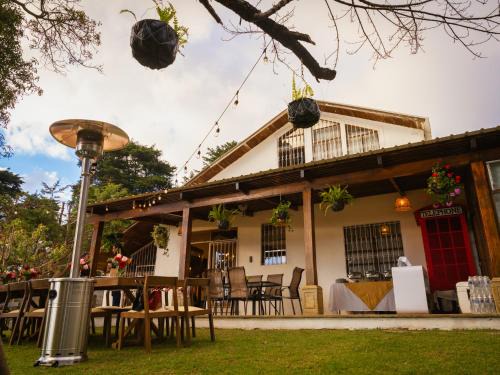 Santiago Sacatepequez Ski Chalet | La Cabaña entre bosques