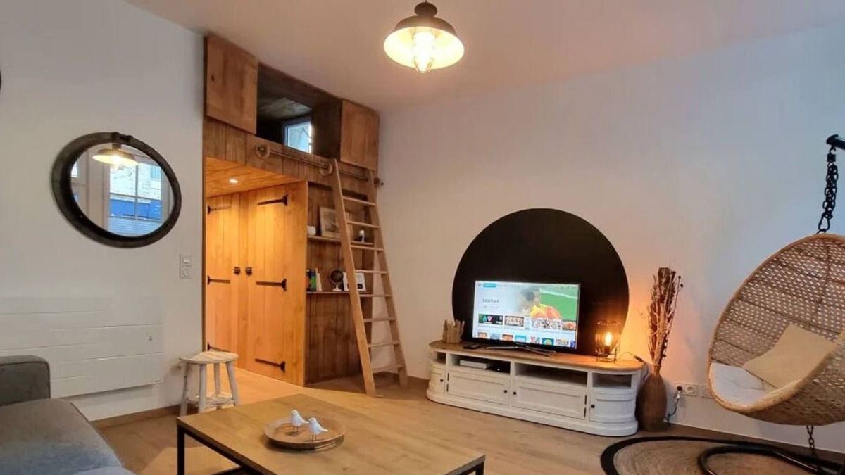 Honfleur Apartment | La Cabane de Champlain | Terrace | City Center | 2 Guests
