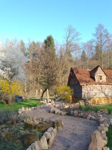 Rasey Other | La cabane de Moïra