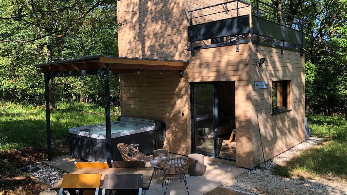 Jayac Cabin | LA CABANE DES NOYERS