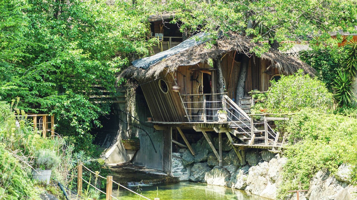 Pietroso Cabin | La cabane du bandit (tree house with Jacuzzi)