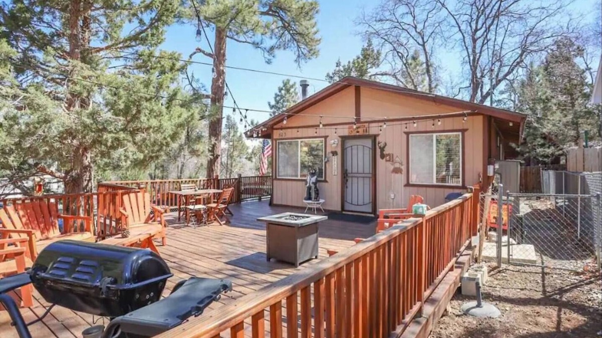 Sugarloaf Cabin | La Cabanita - Pet Friendly!