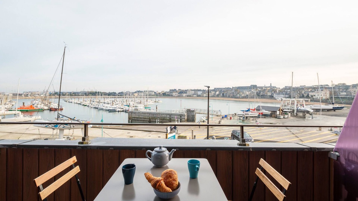 La Cite Apartment | La Cabine - One Bedroom Apartment, Sleeps 4