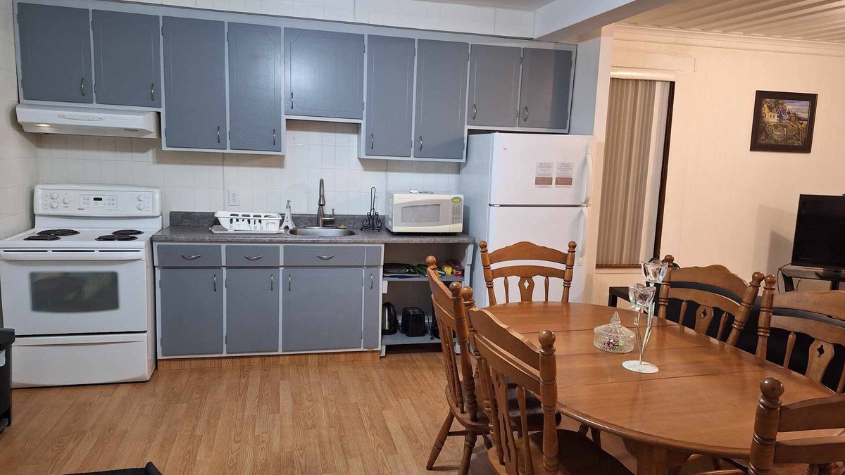Levis Apartment | La cache de la falaise: charming 3 and a half for rent in Lévis