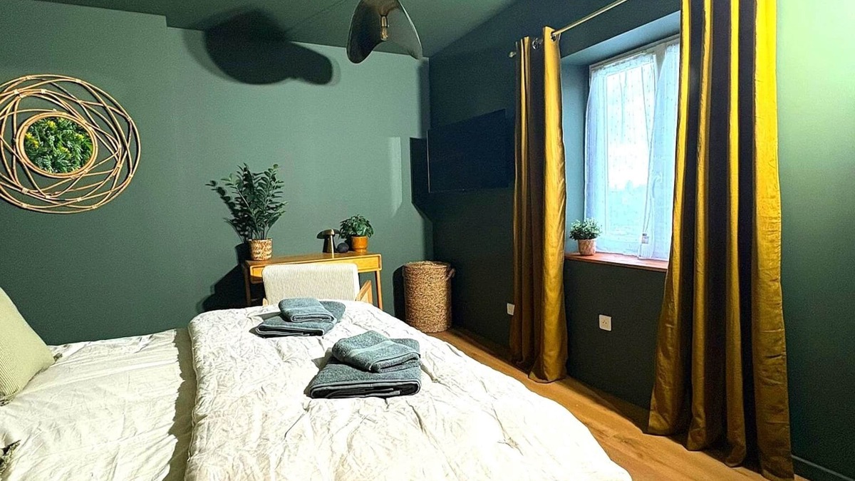 Villefranche-sur-Saone Apartment | "La Cachette Sauvage" in the heart of Villefranche