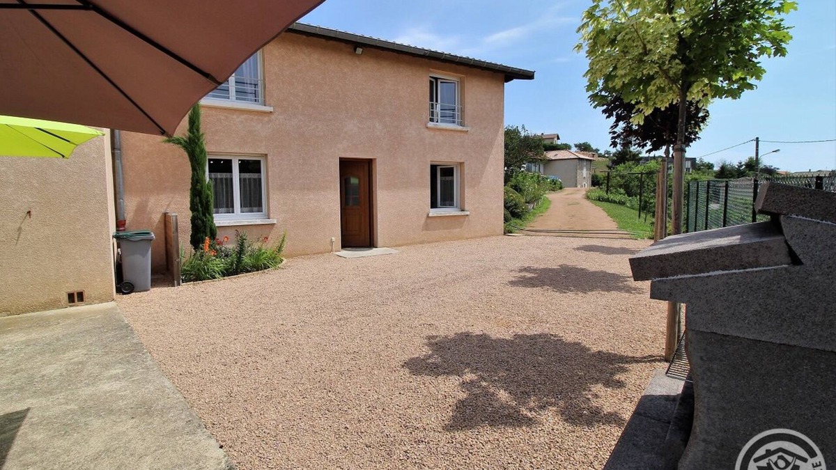 Chiroubles House | La Cachette D'ampelopsis