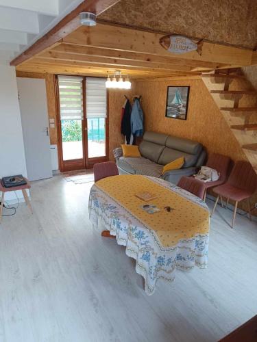 Giffaumont-Champaubert Ski Chalet | La Cachotière du Lac