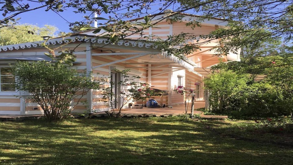 Le Pian-Medoc House | La Californie: Country house, private swimming pool and garden. 6 beds, 3 bedrooms, 2 bathrooms
