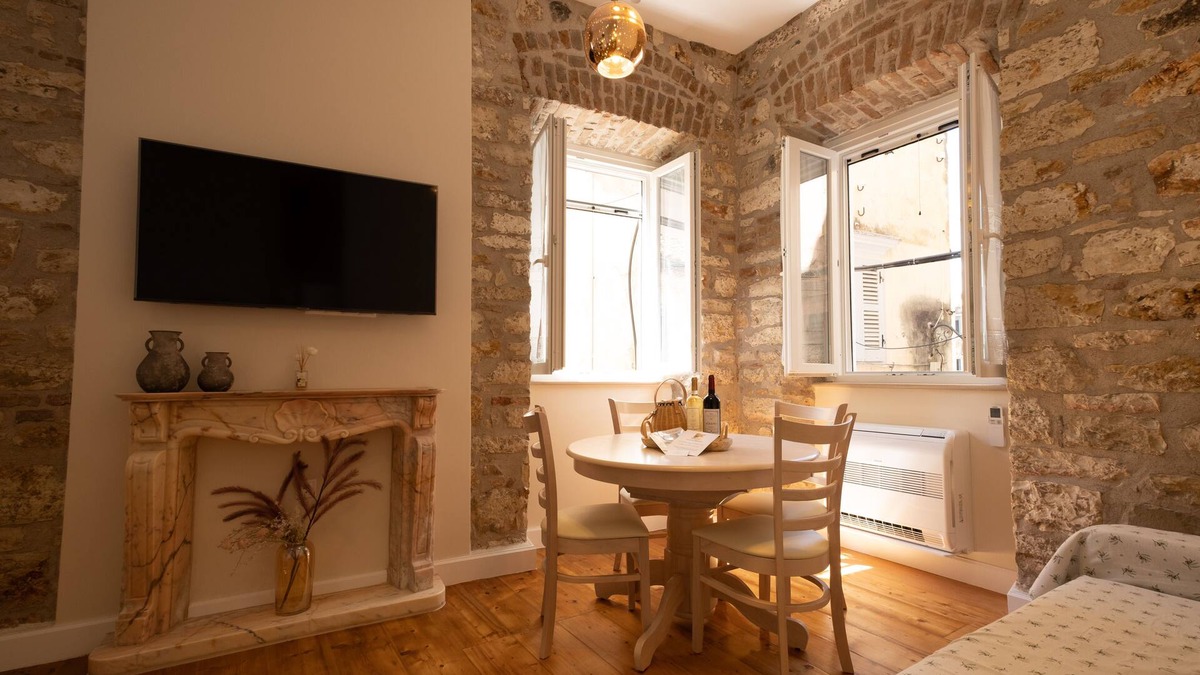Old Town Apartment | La Cantada - Renovated apartment in Corfu town