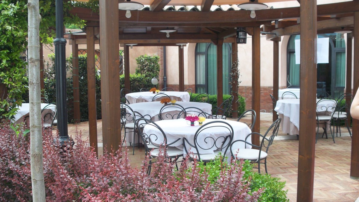 Medolla House | La Cantina Hotel Residence