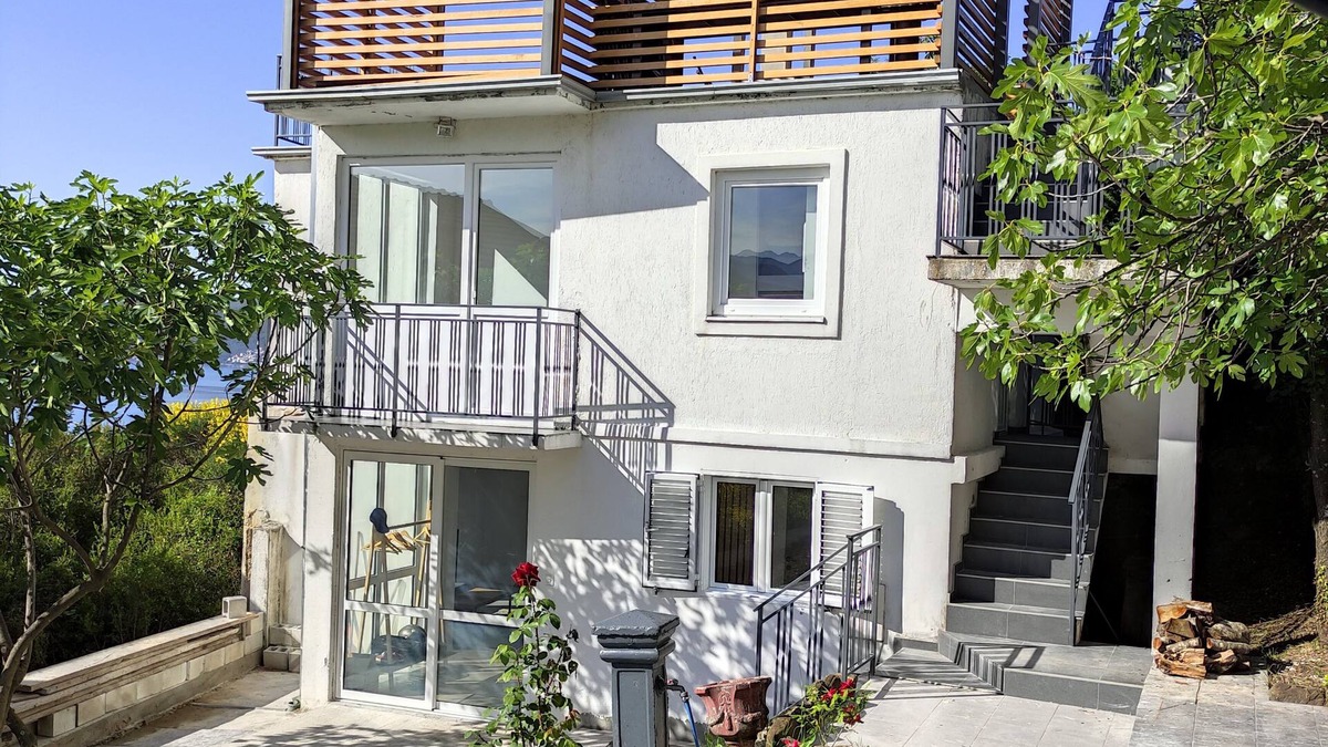 Bijela House | "La Capilla - Small villa 500m from the sea