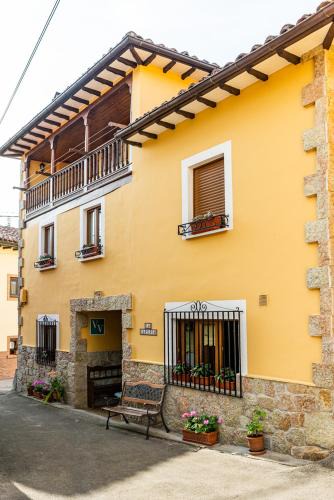 Santianes de Ola House | La Carteria casa rural