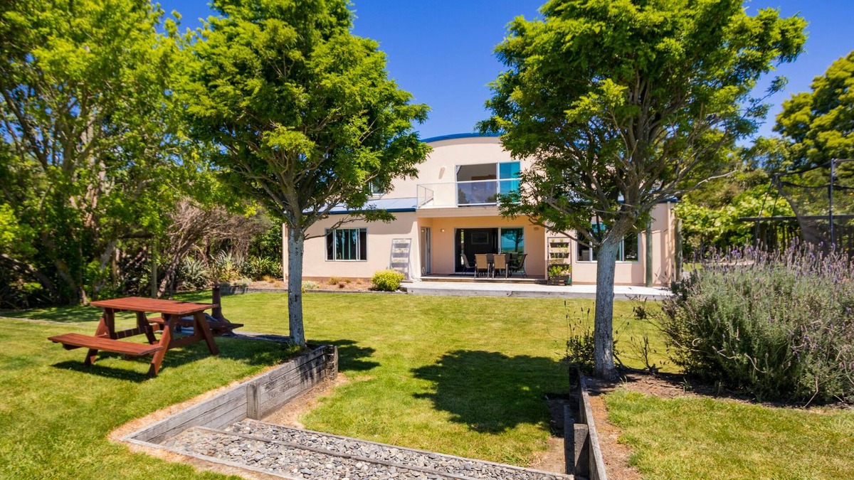 Golden Bay House | La Casa Al Mare - Golden Bay Beach House