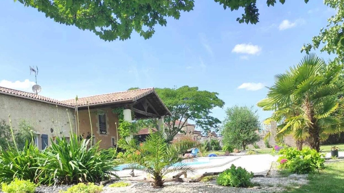 Saint-Paul House | La Casa Bonheur with heated and private swimming pool