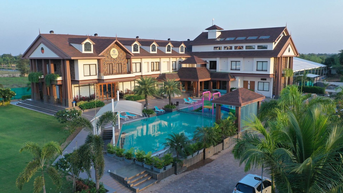 Palsana Hotel | LA CASA. CLUB & RESORT