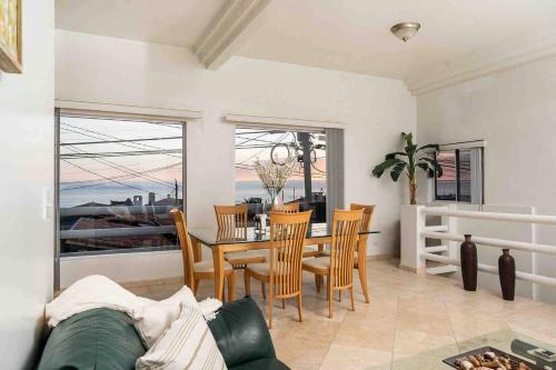 San Antonio del Mar House | La Casa de Abajo