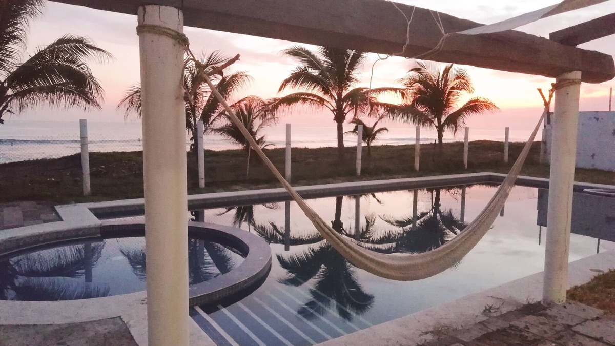 Cuyutlan House | La Casa de la Playa